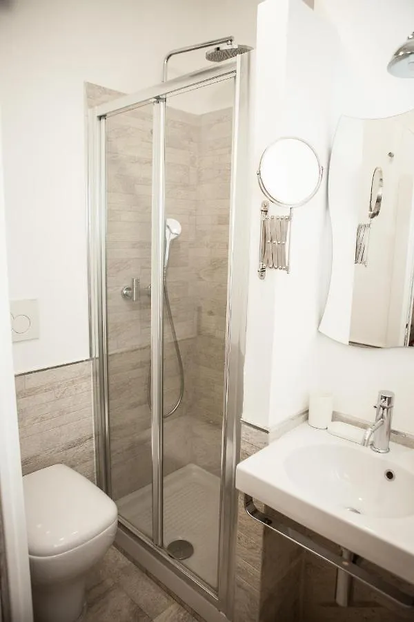 Domina Trastevere Apartment 2 - Roma Italy