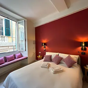  Appartamento Elegante Trilocale Zona Acquario-ianuamaris Italia